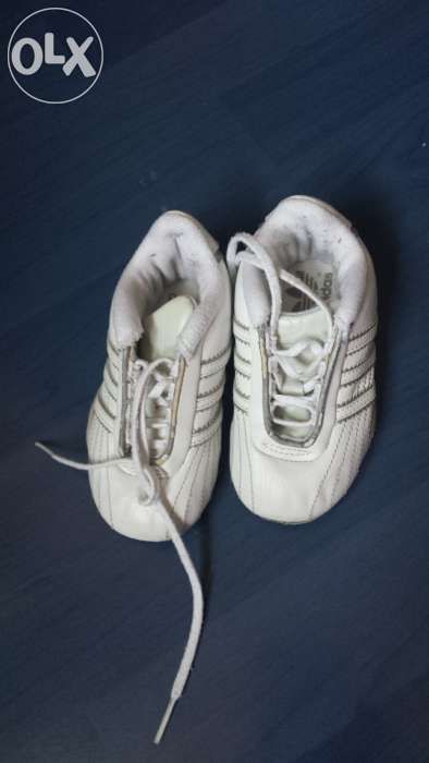 vand adidasi copii marca adidas nr 21 au 13 cm