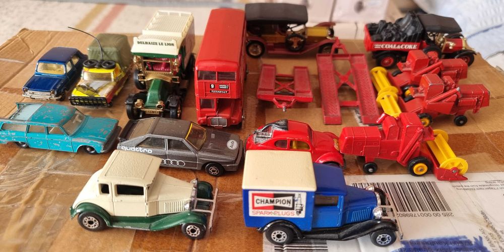 Se vinde lot masinute matchbox,majorette etc