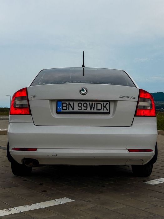 SKODA Octavia 2012 — imagine 5