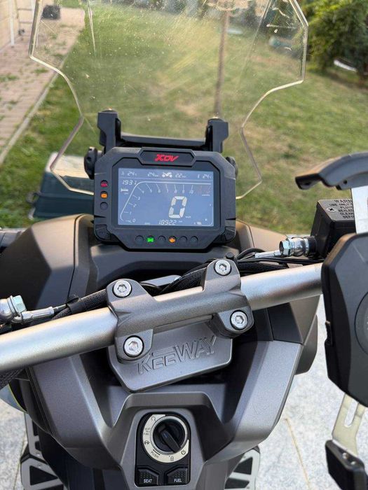 Scuter keeway vieste XDV 300cmc, compact si usor pentru oras fara a sacrifica puterea