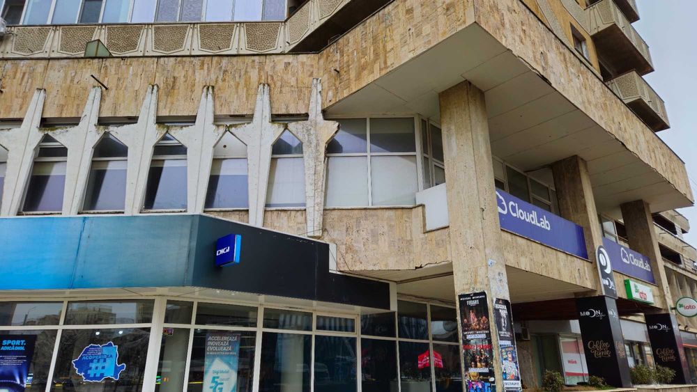 Spatiu comercial de inchiriat Bloc Moldova mezanin