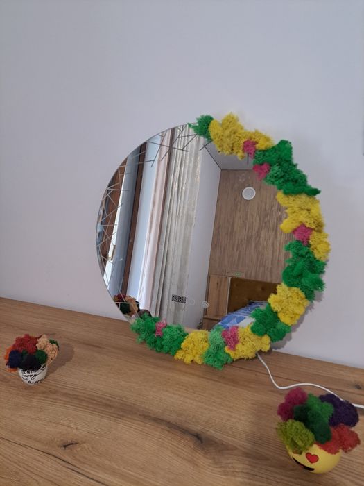 Oglinda cu led decorata cu licheni