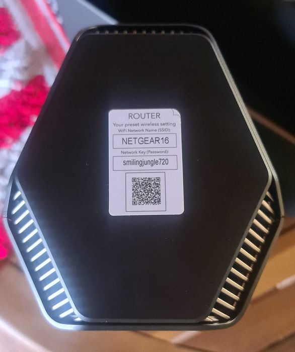 Ruter wireless Netgear Nighthawk rs700 wifi 7 triband router