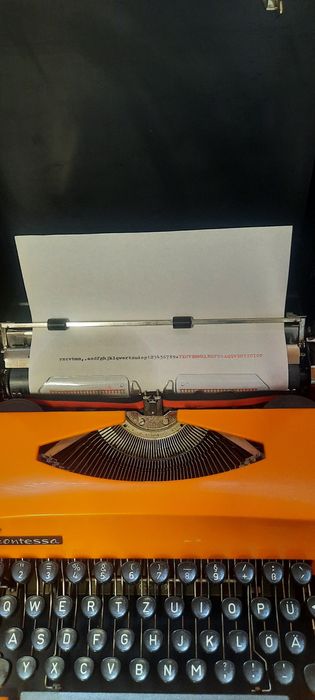 Mașină de scris Triumph Contessa  impecabilă