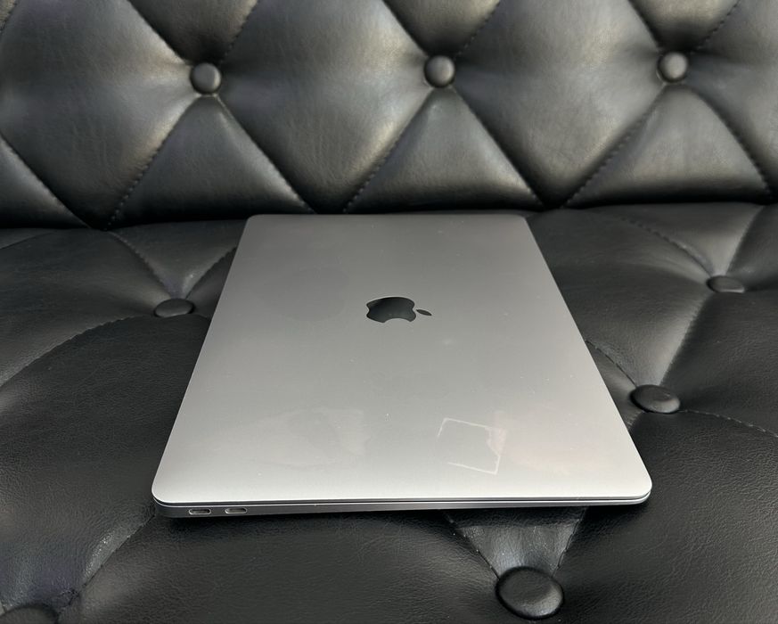 Apple MacBook Air M1 2020 года в идеальном состояние