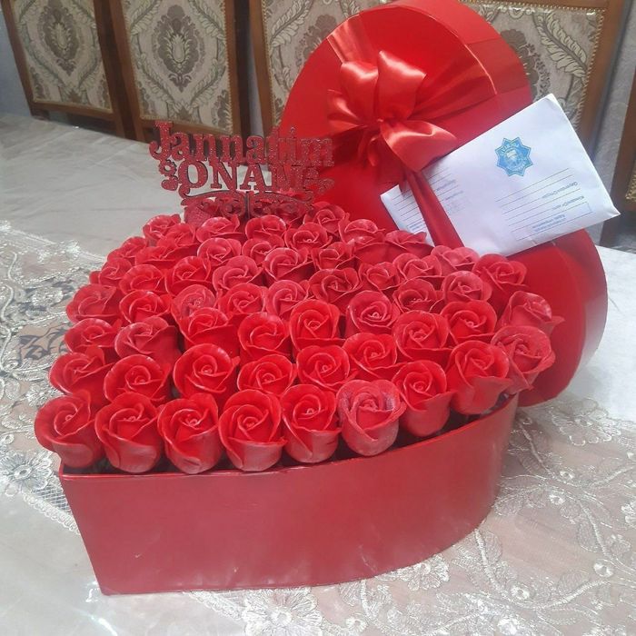 Sovunli gullar qoʻl mehnati