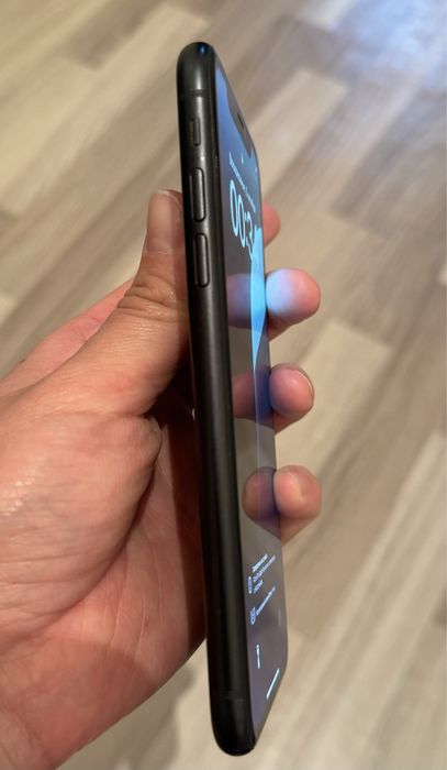 Продается Iphone XR бу
