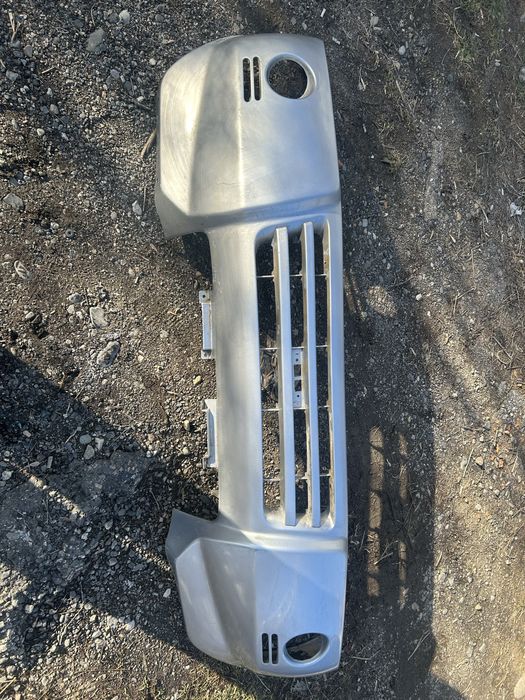 Передний бампер