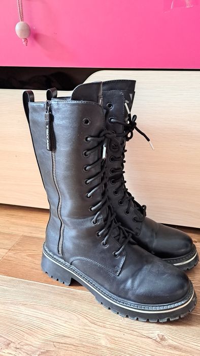 Продам женские сапоги