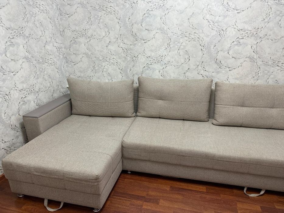 Диван сатылады 4 метр