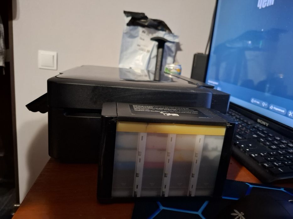 Продам МФУ EPSON цветной