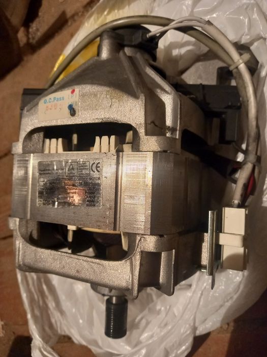 Продам электро двигатель для IDESIT