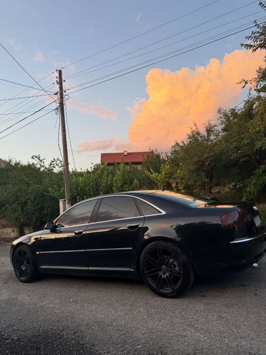 Audi A8 4.2  326 hp