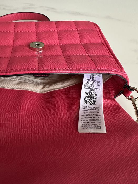 Дамска чанта Guess