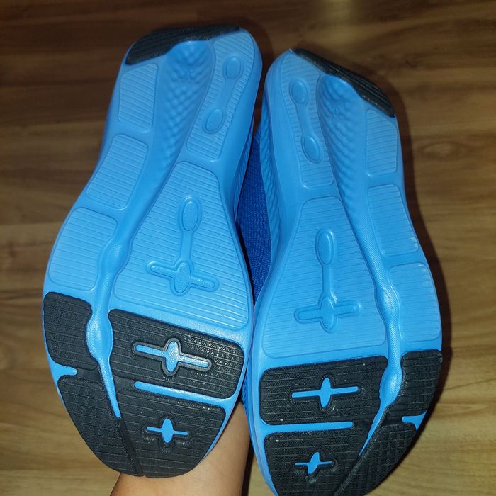 Маратонки Under Armour CHARGED 40 номер