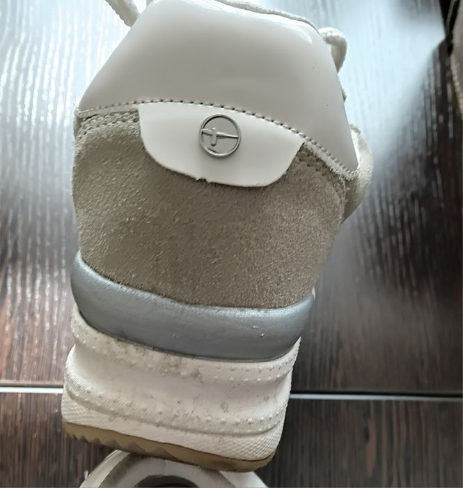 Кроссовки  Tamaris 40р