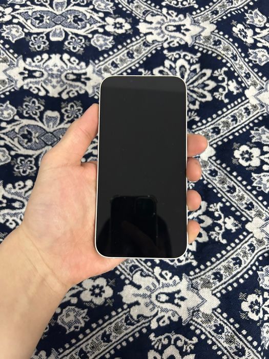 iPhone 13 128GB White в идеальном состоянии