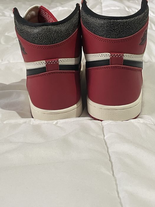 Jordan 1 Retro High OG "Lost and Found" - Mărimea 41 - NOI