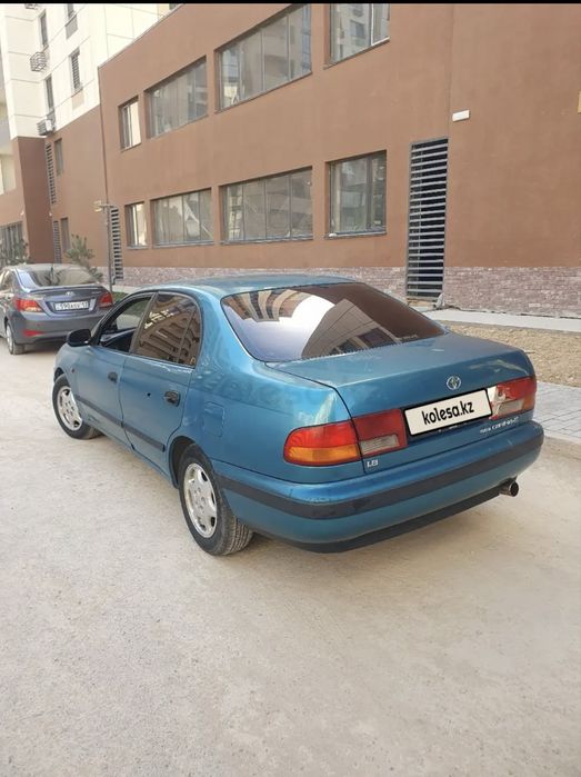 Toyota carina e 1.8