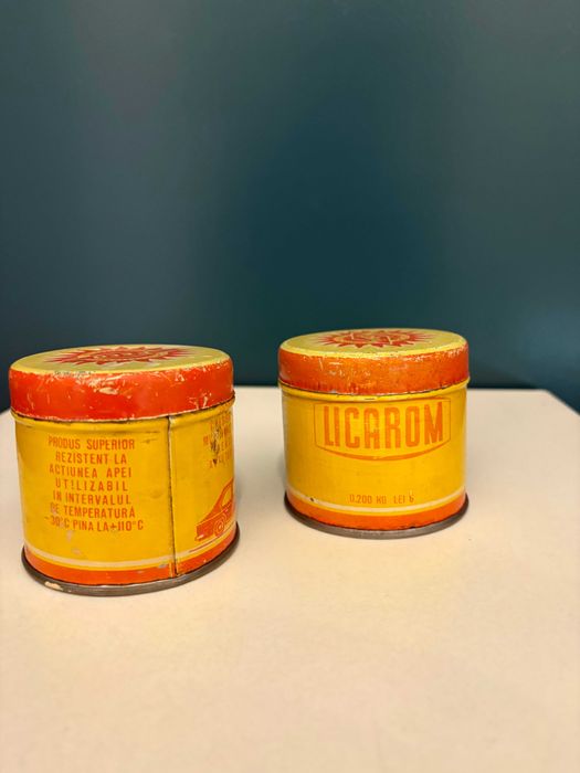 cutie pt vaselina autovehicul PECO Ucrarom 2 buc perioada comunista