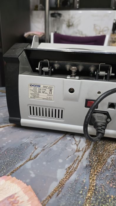 Продам машинку для счета денег DORS CT1040.