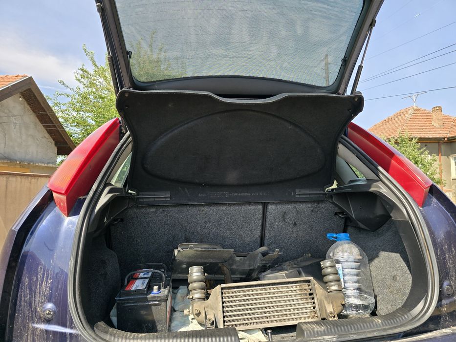 Продавам форд фокус 1.8 дти на части