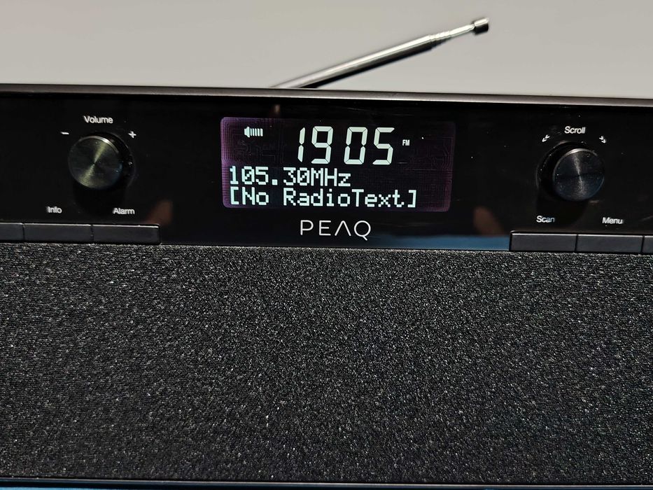 PEAQ  DAB+Radio  model PDR100, radio FM, DAB+, AUX.