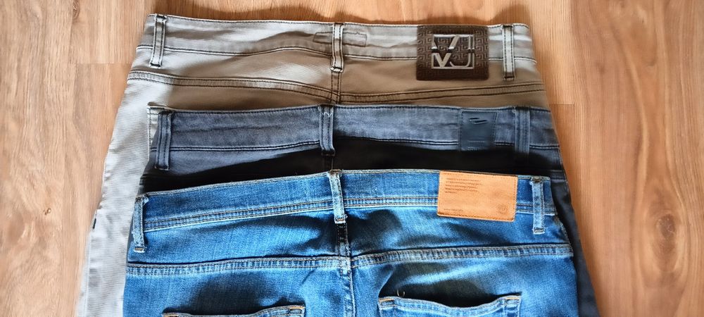 Продам джинсы мужские