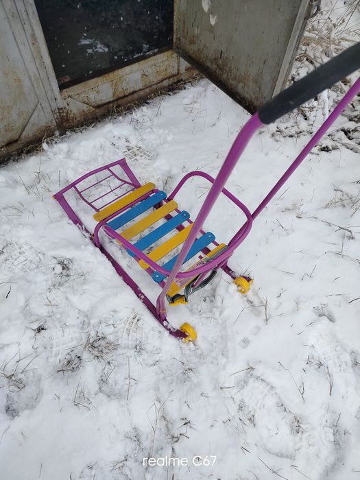 Продам санки, три штуки, цены в личку