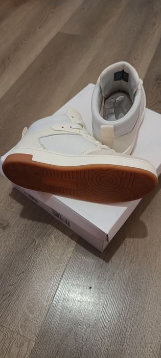 Calvin Klein оригинални дамски бели кецове, 36 н.