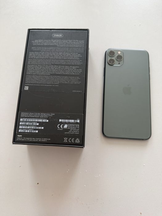 Продам Iphone 11 pro Max 256
