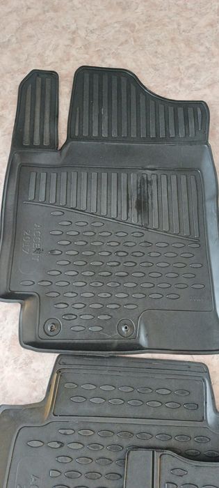 Продам коврики на Акцент