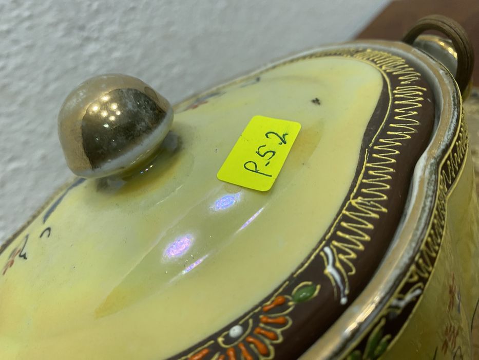 Японски порцеланов съд с маркировка