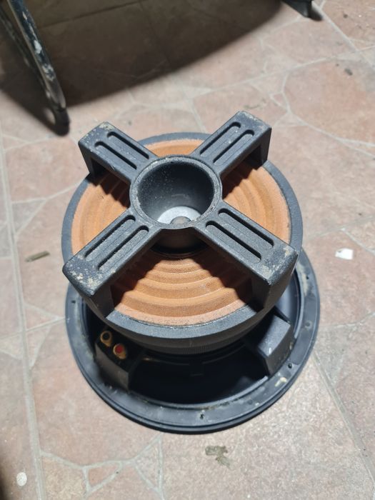 Carpower Raptor 12  subwoofer cu șasiu de bas de 30 cm