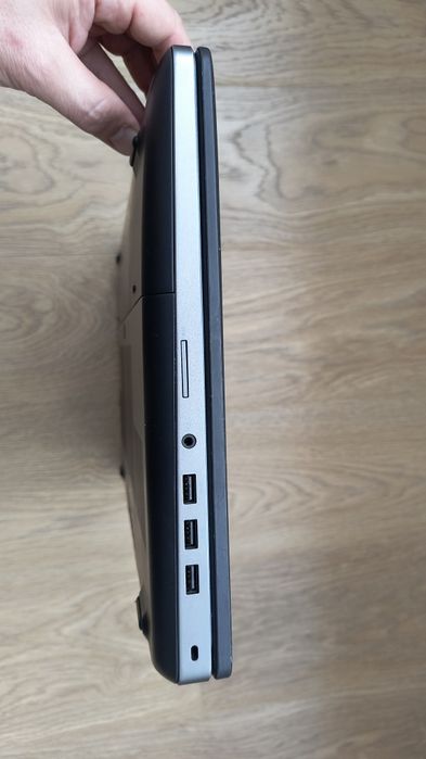 Dell Precision 7720, AZERTY