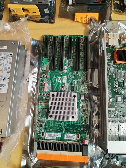 Componente servere și păci de bază server