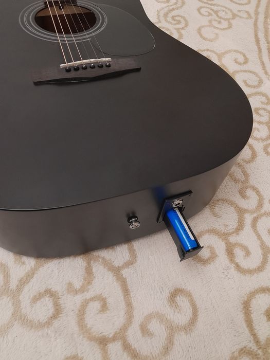 Трансаккустическая гитара