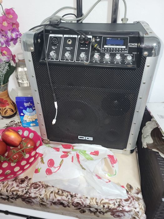 Vând sau schimb  boxa dag acustica