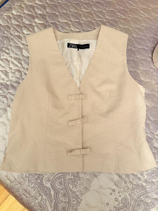 Безрукавка от Zara