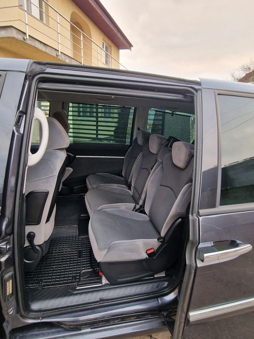 Vând  Peugeot 807/ 2.0 HDI/ 7 locuri/ 2013/ euro5