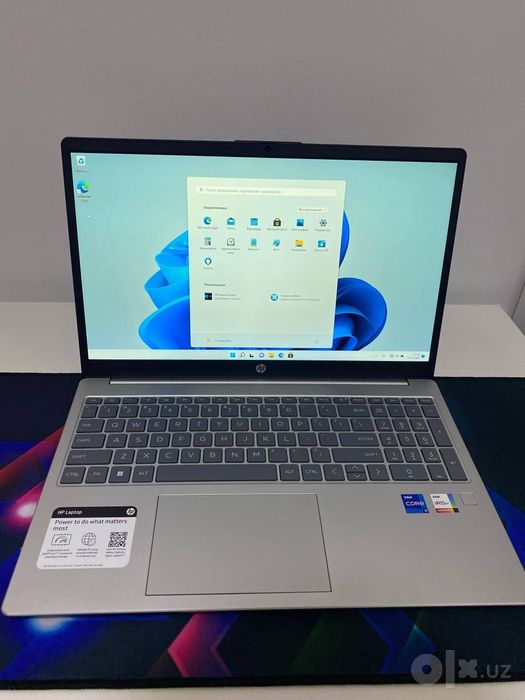 HP laptop i7-13 16/512