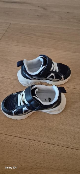Încălțăminte/adidași copii H&M nr 20/21- NOI