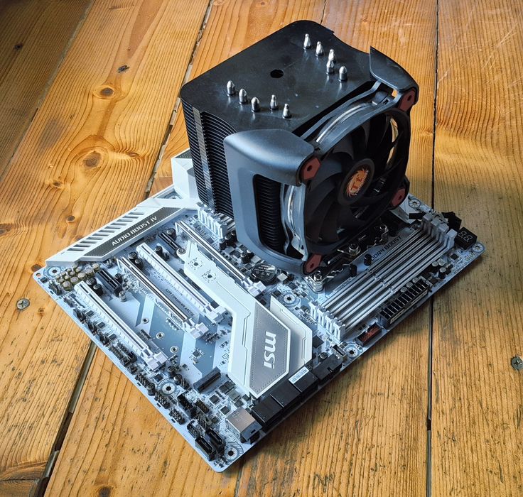 MSI X299 i7 7740X 5.36GHz 8 core 120mm Thermaltake 10 heatpipe