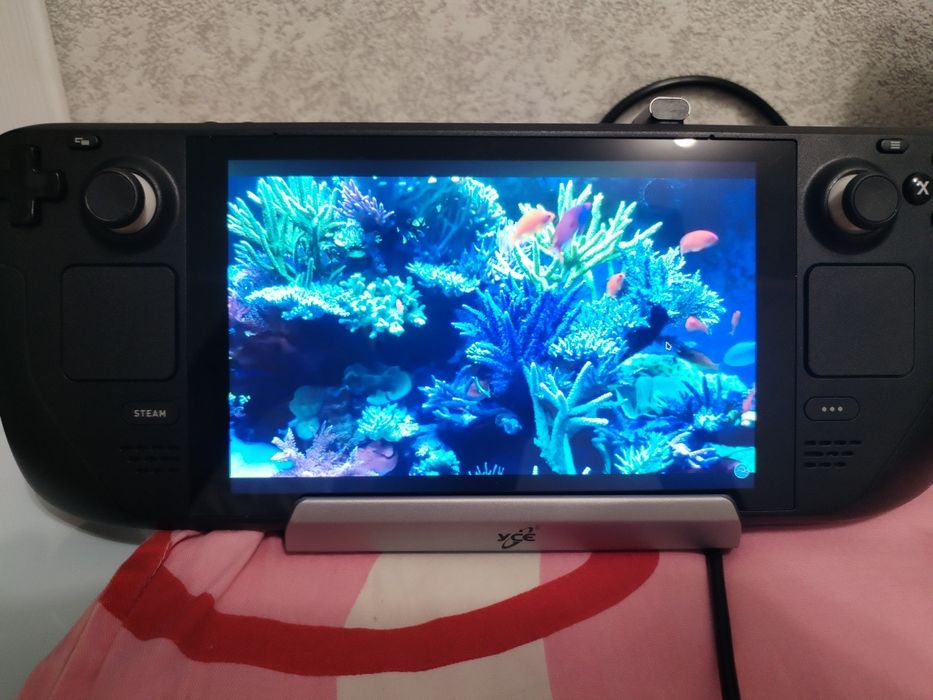 Продаю Steam Deck LCD 64 GB + microSD 128 GB