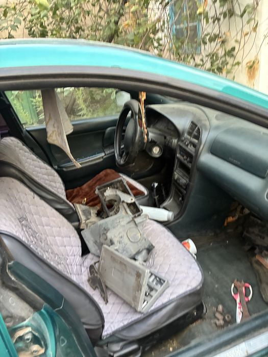 Mazda 323 F