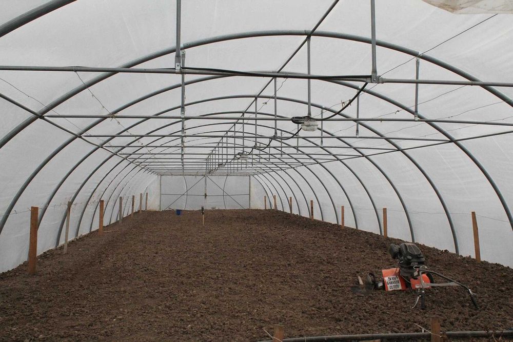 Vand  Solar tip tunel (8x30x3,30m) 3000 €