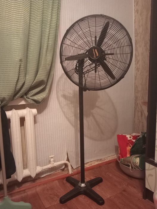 Продам мощный вентилятор.