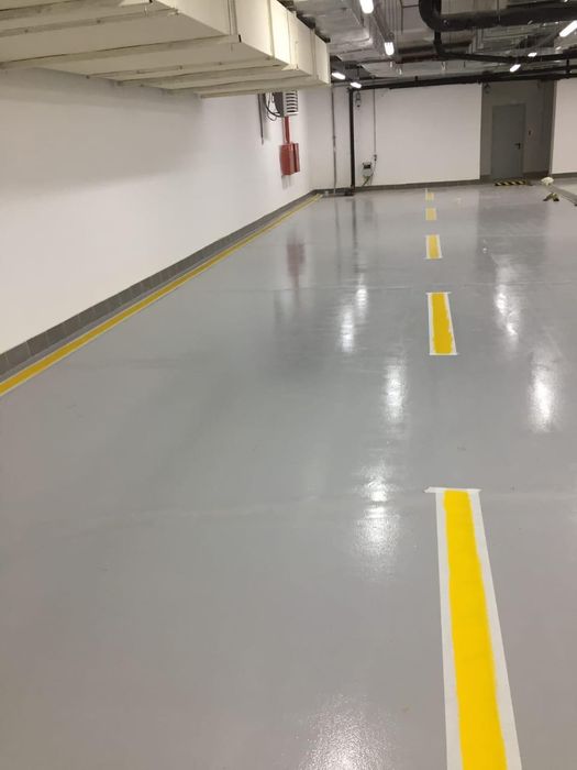 Цветное напольное покрытие