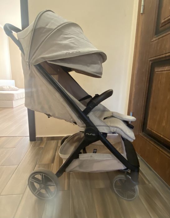 Бибешка количка Nuna Bmw TRVL Lx