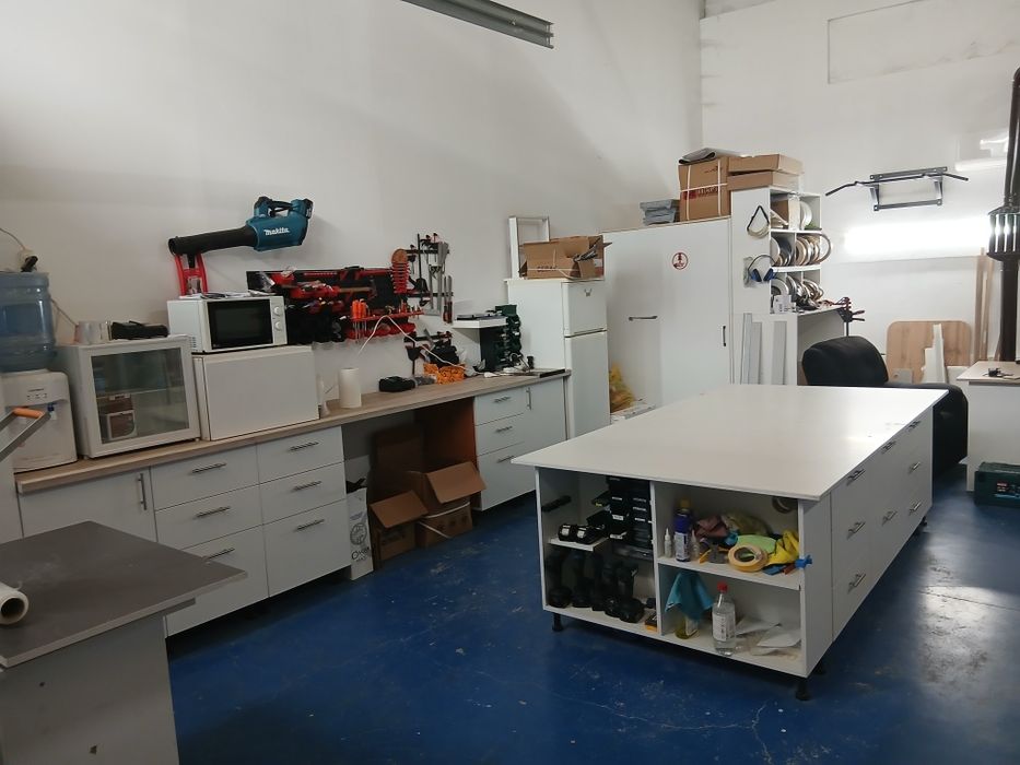 Predare afacere. Atelier mobila la comanda  in oraș Pantelimon Ilfov. Preț 9000  Euro